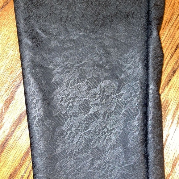 Vegan Leather Lace textured Leggings - Picture 6 of 15